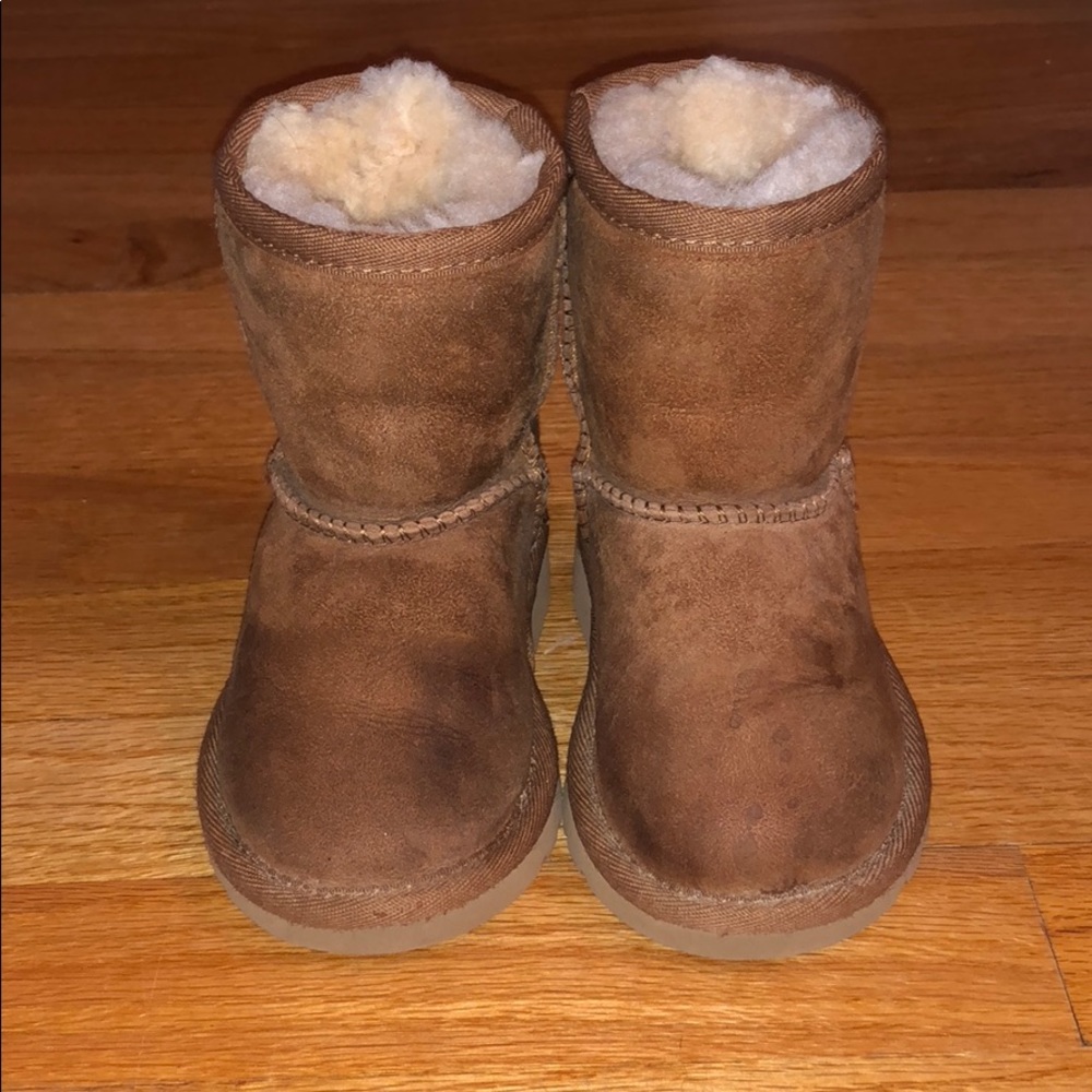 Classic Toddler Chestnut UGG boots